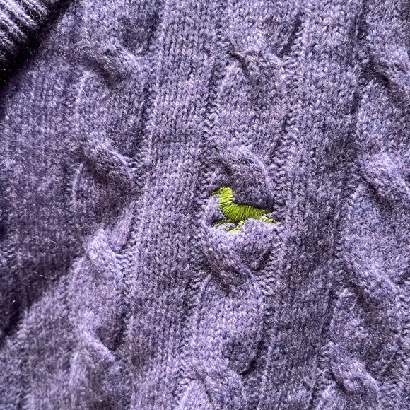 V neck 100% soft wool sweater - Picture 2 of 4